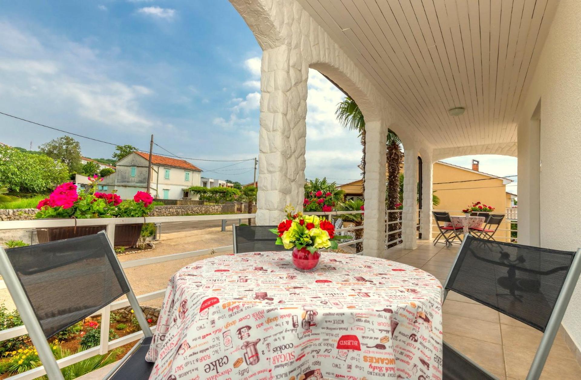 Apartments Kremenici Malinska Luaran gambar